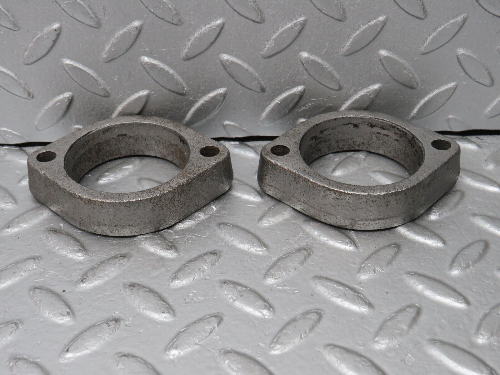 38126 Mercedes-Benz A124 320E Cabriolet Exhaust Flange 2x