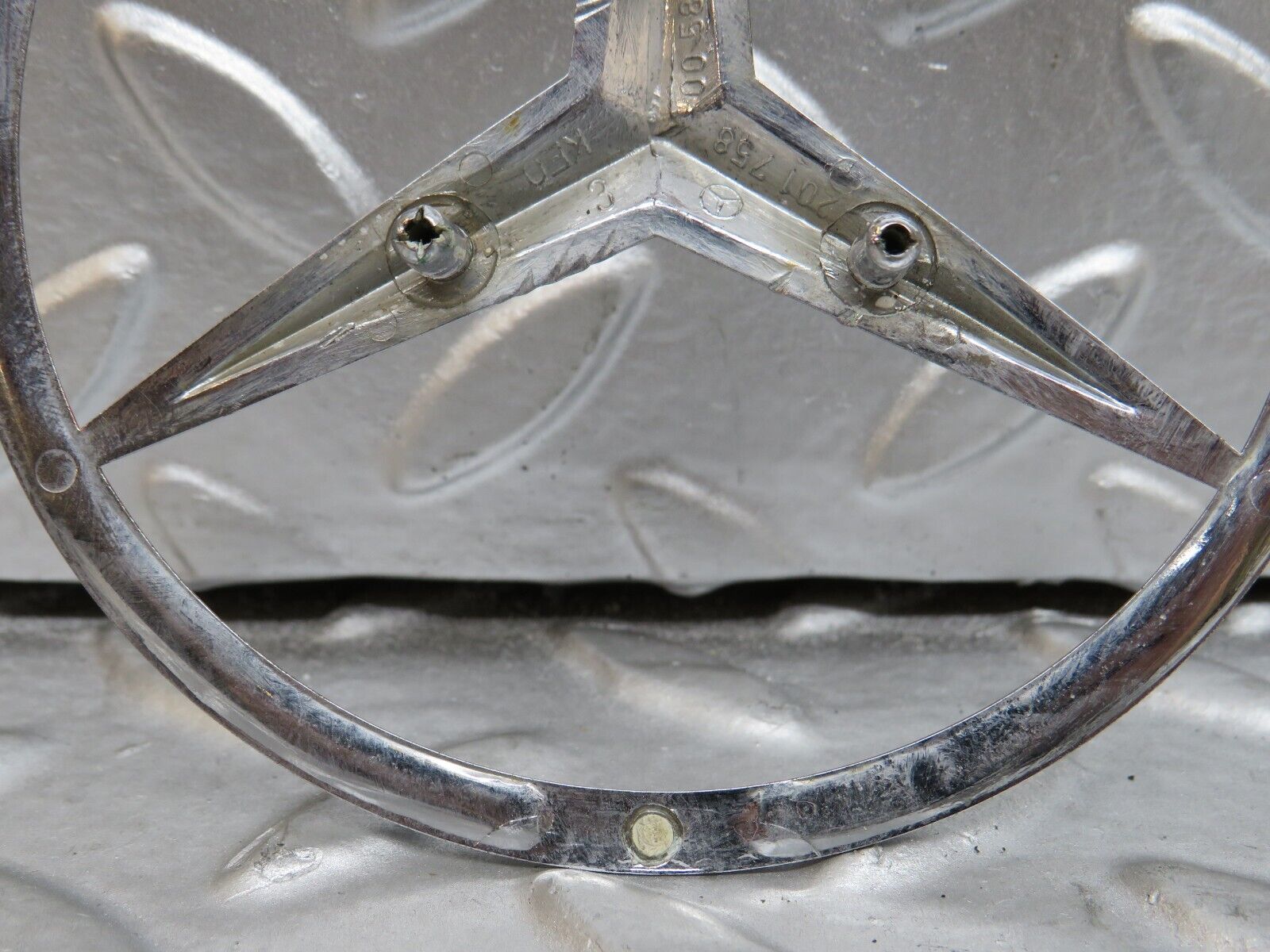 29474 Mercedes-Benz W124 230E Chrome Rear Emblem 2017580058