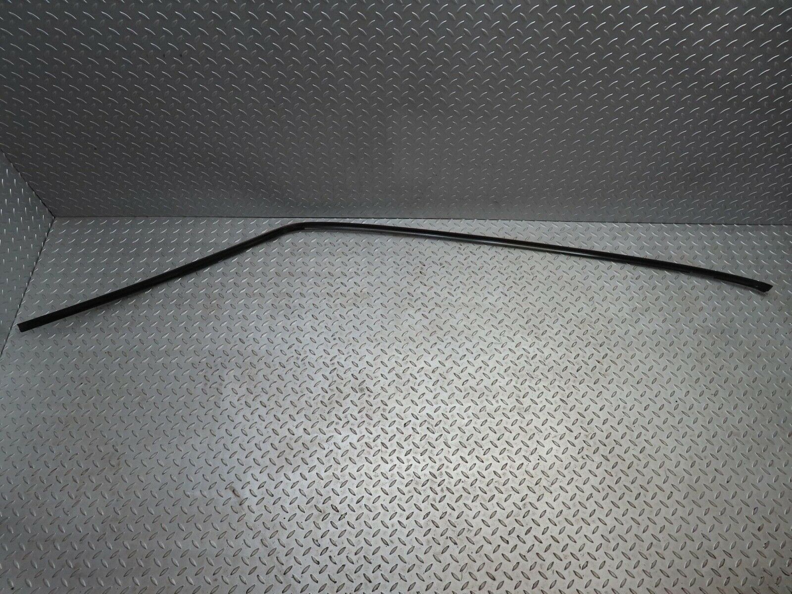 16508 Mercedes-Benz W124 260E Roof Chrome Right Side