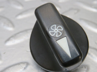 W123 heater control knob set used OEM