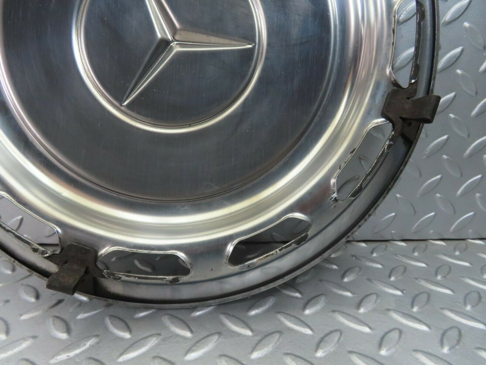 Genuine Mercedes-Benz Chrome Hubcap Clips Set For W108 W109 W110 W111 W112-113 R107