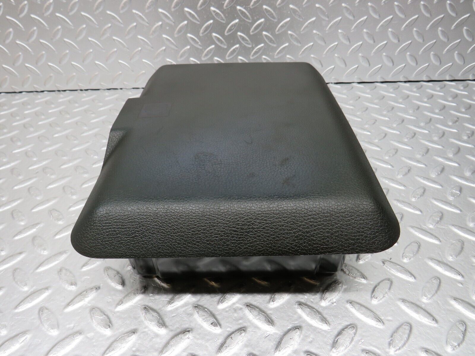 30973 Mercedes-Benz W123 200D First Aid Box 1238650053