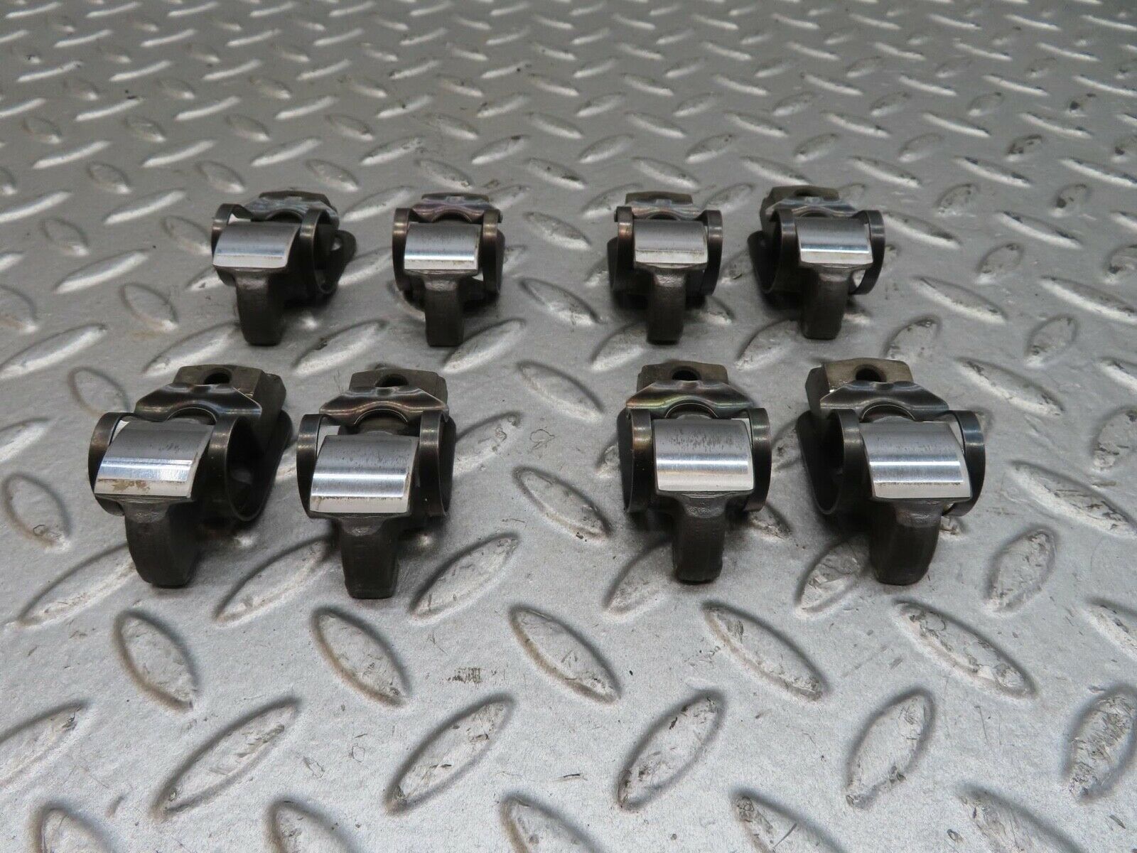 13792 Mercedes-Benz R107 450SL Valve Rocker Arm Set With Retaining Spring