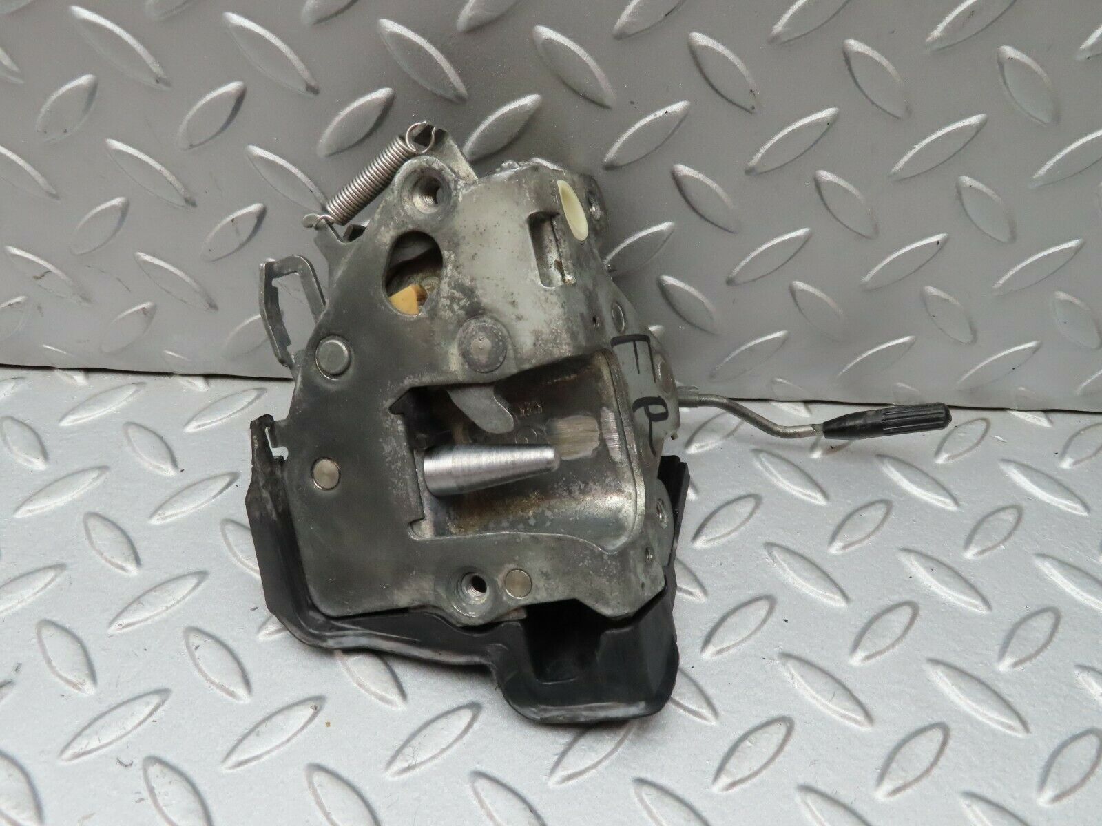 4313 Mercedes-Benz W123 230E Front Right Door Lock Mechanism