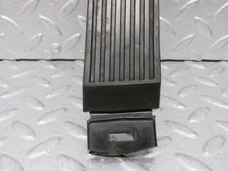 33148 Mercedes-Benz W124 Accelerator Pedal With Rubber 1263000504 1233010082