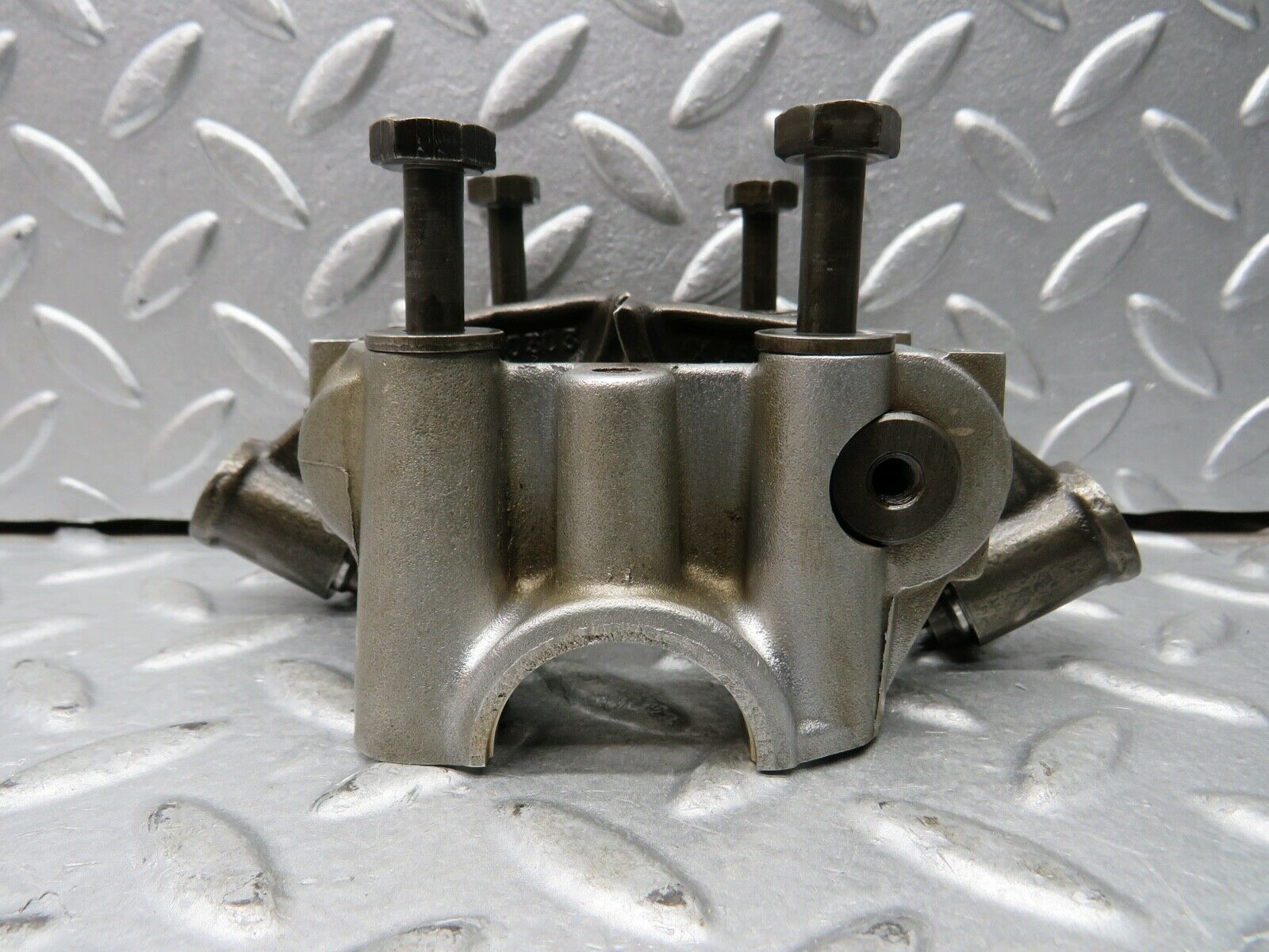 21743 Mercedes-Benz W126 300SE Rocker Arms Camshaft Bearing Block 1030510610