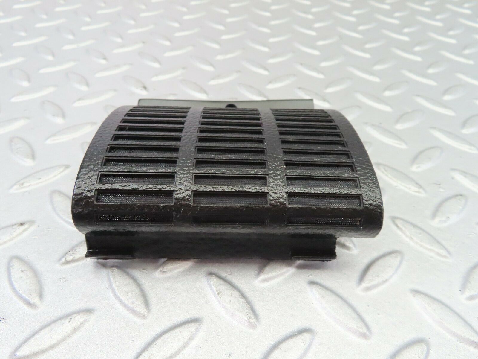 7452 Mercedes-Benz W116 450SE Dashboard Speaker Cover Grill Right 1166801639