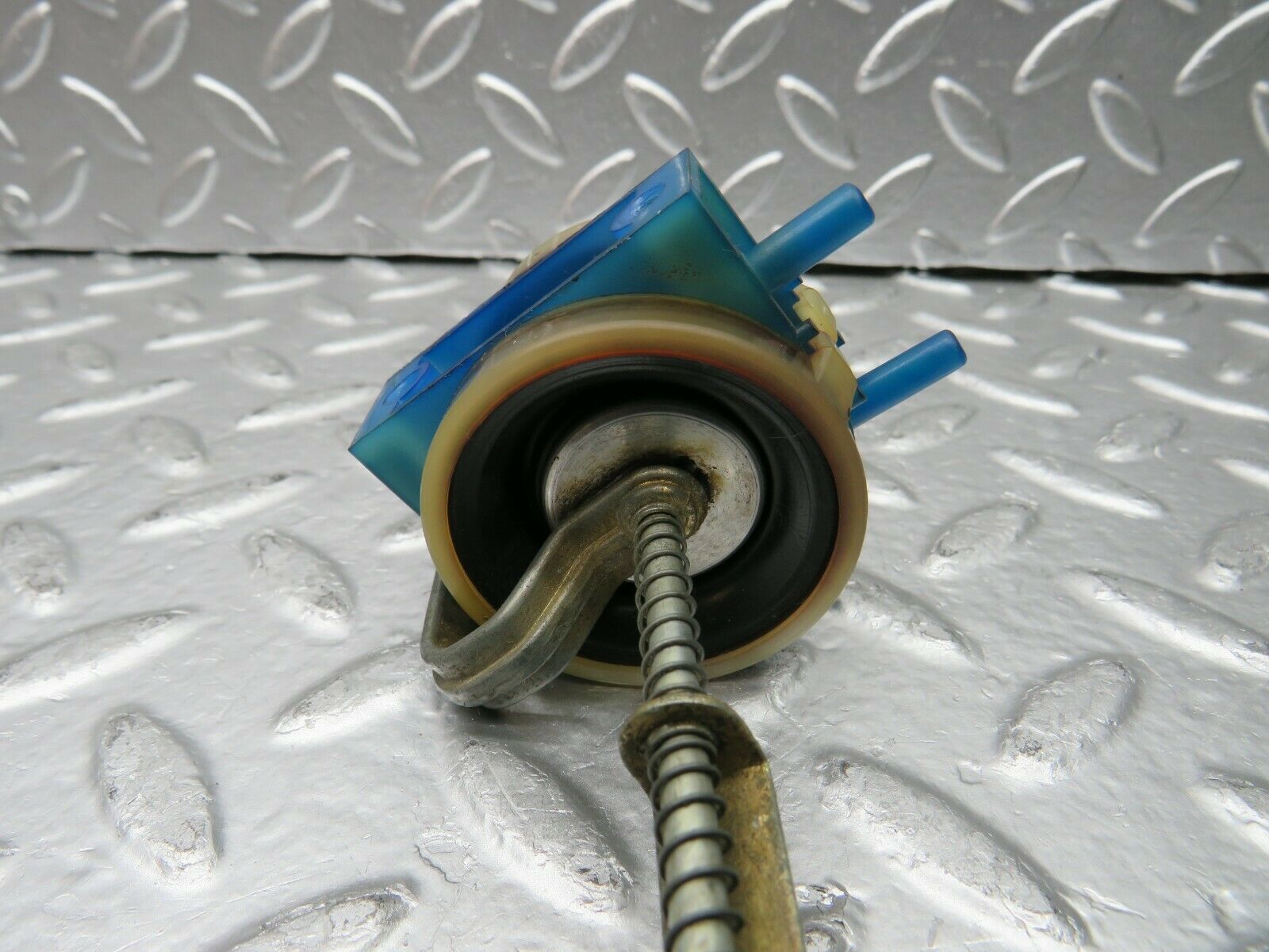 22788 Mercedes-Benz C107 450SLC Coupe Trunk Lock Vacuum Actuator
