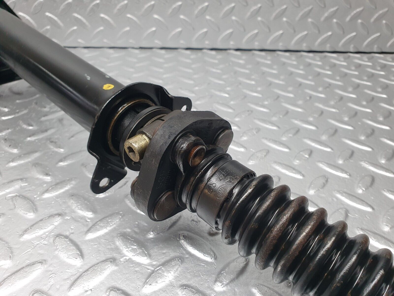 40709 Mercedes-Benz W123 300D Steering Column
