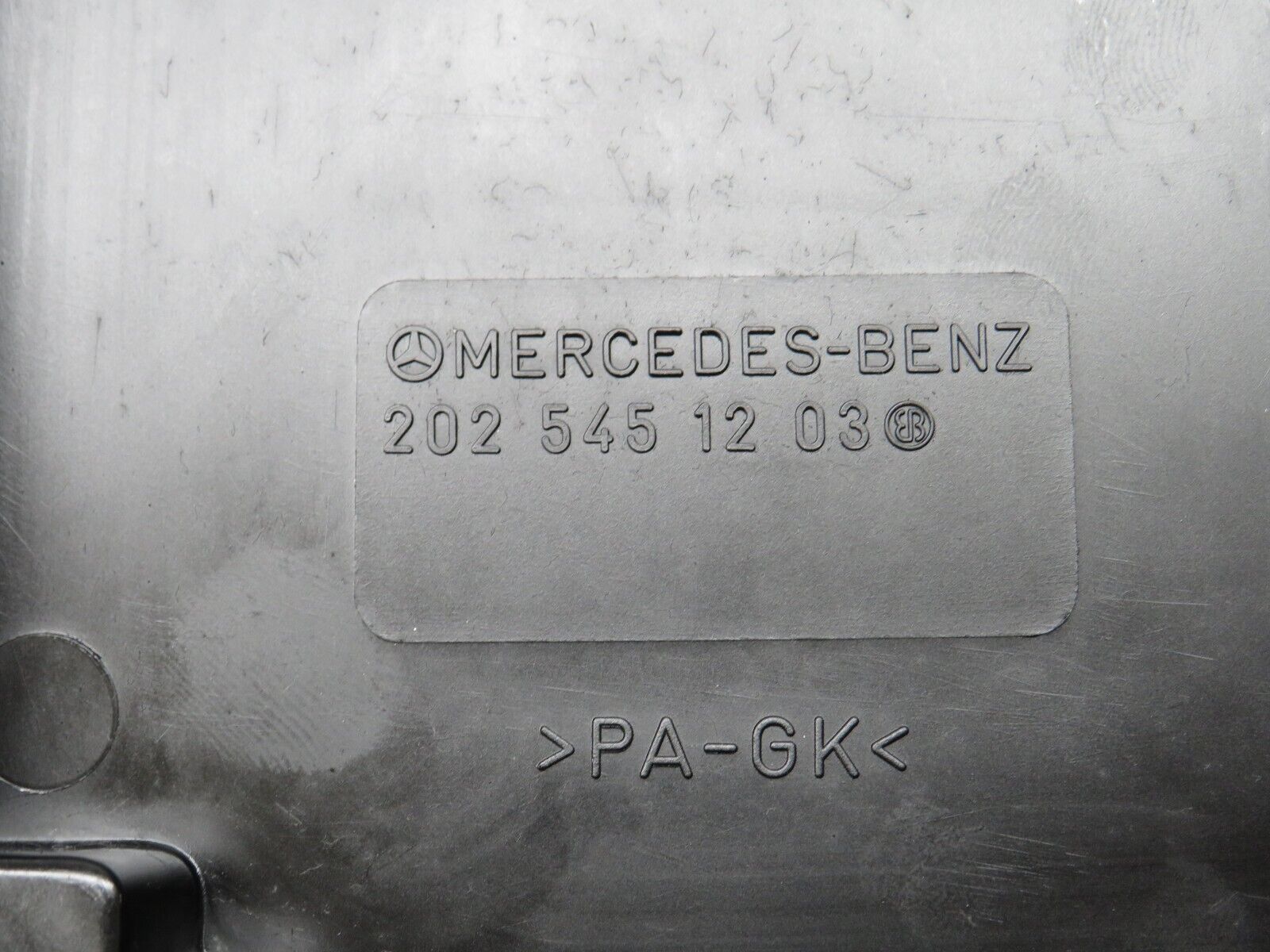 33445 Mercedes-Benz W202 C180 Fuse Box 2025455340 2025453401 2025451203