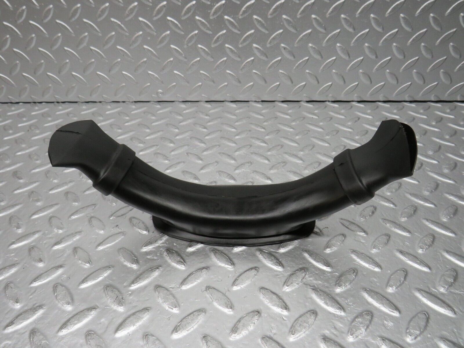 30665 Mercedes-Benz W201 190E 2.0L Heater Water Drain 2018320025