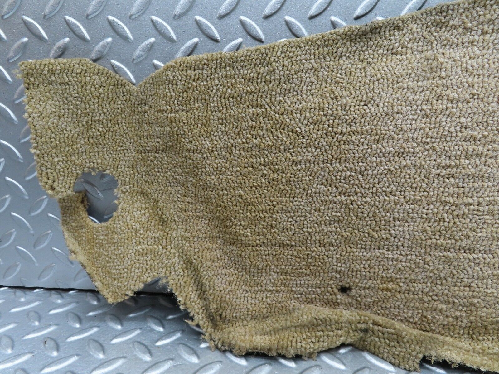 21172 Mercedes-Benz W123 230E Centre Console Carpet Beige Left Side