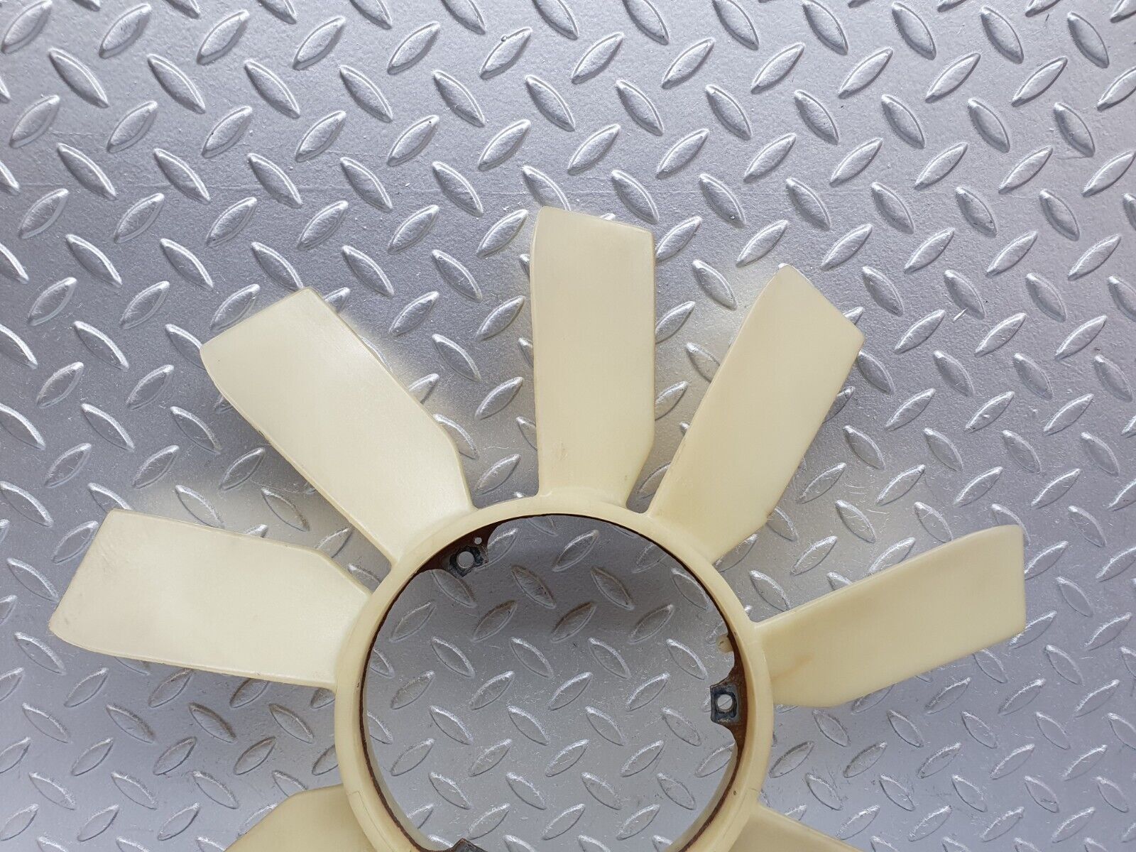 41092 Mercedes-Benz W126 300SE Engine Cooling Fan 1032000423