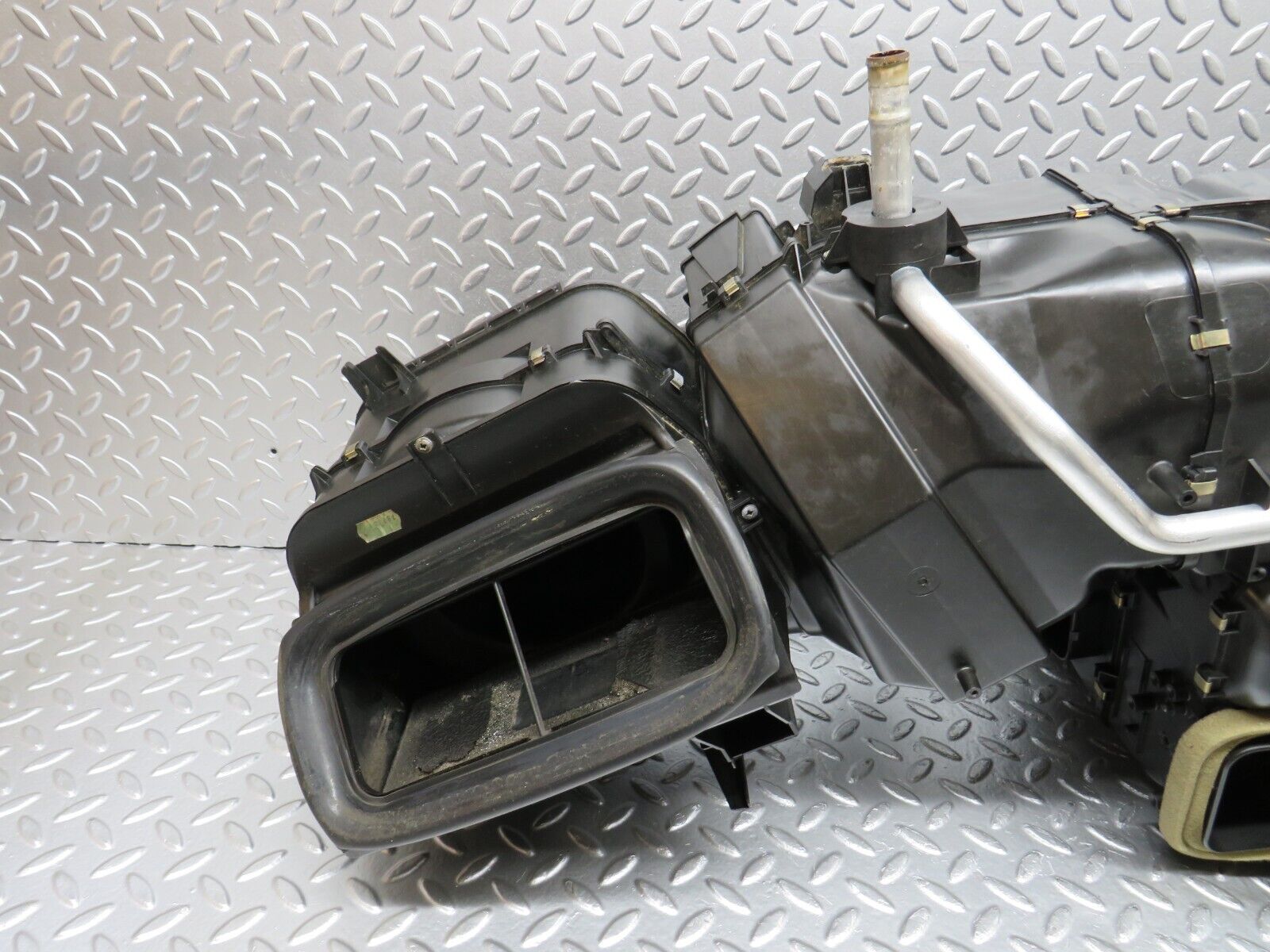 33444 Mercedes-Benz W202 C180 Heater Box Blower Housing Valeo 2028300362