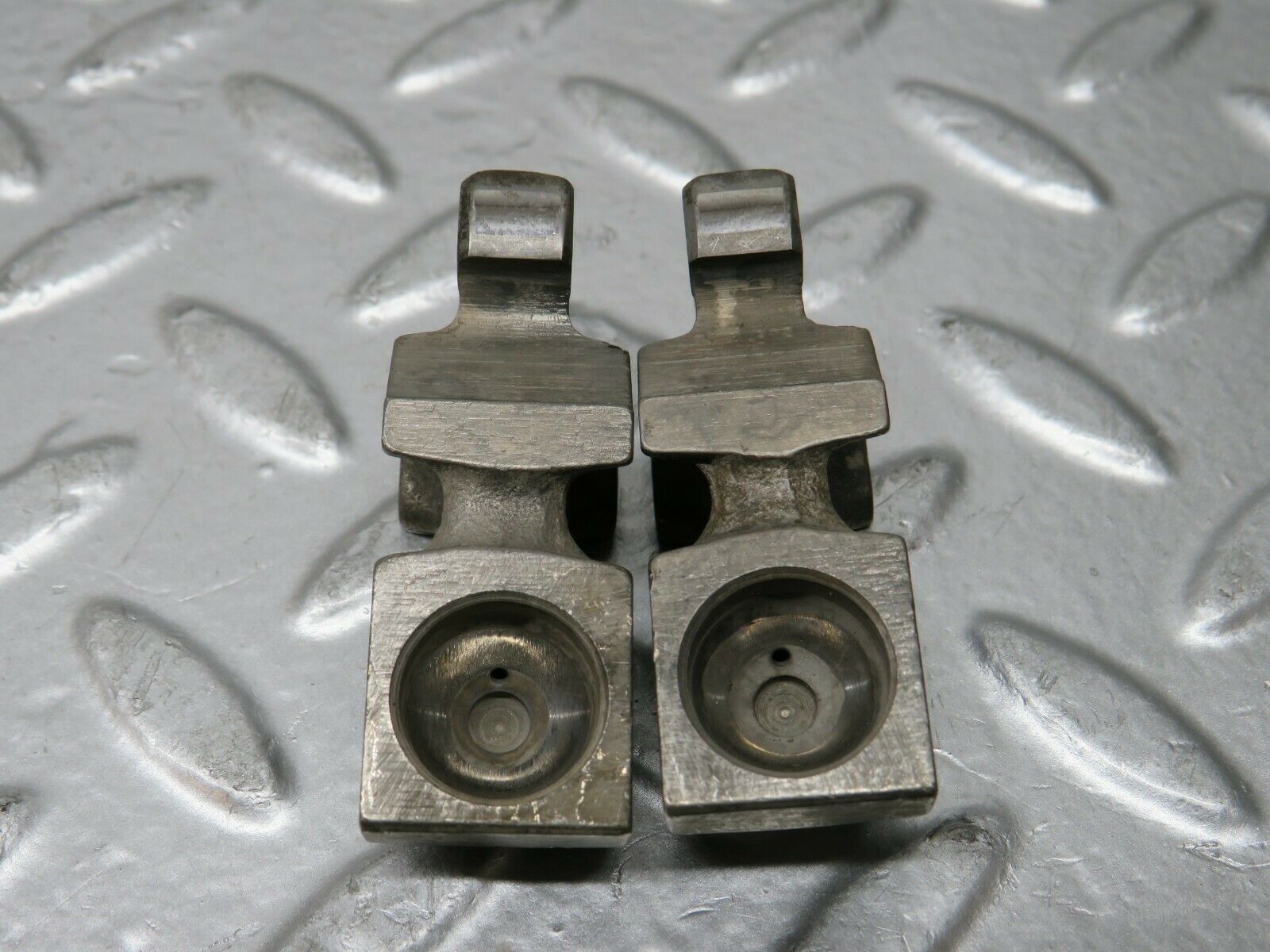 23573 Mercedes-Benz W114 280E Valve Rocker Arm With Retaining Spring