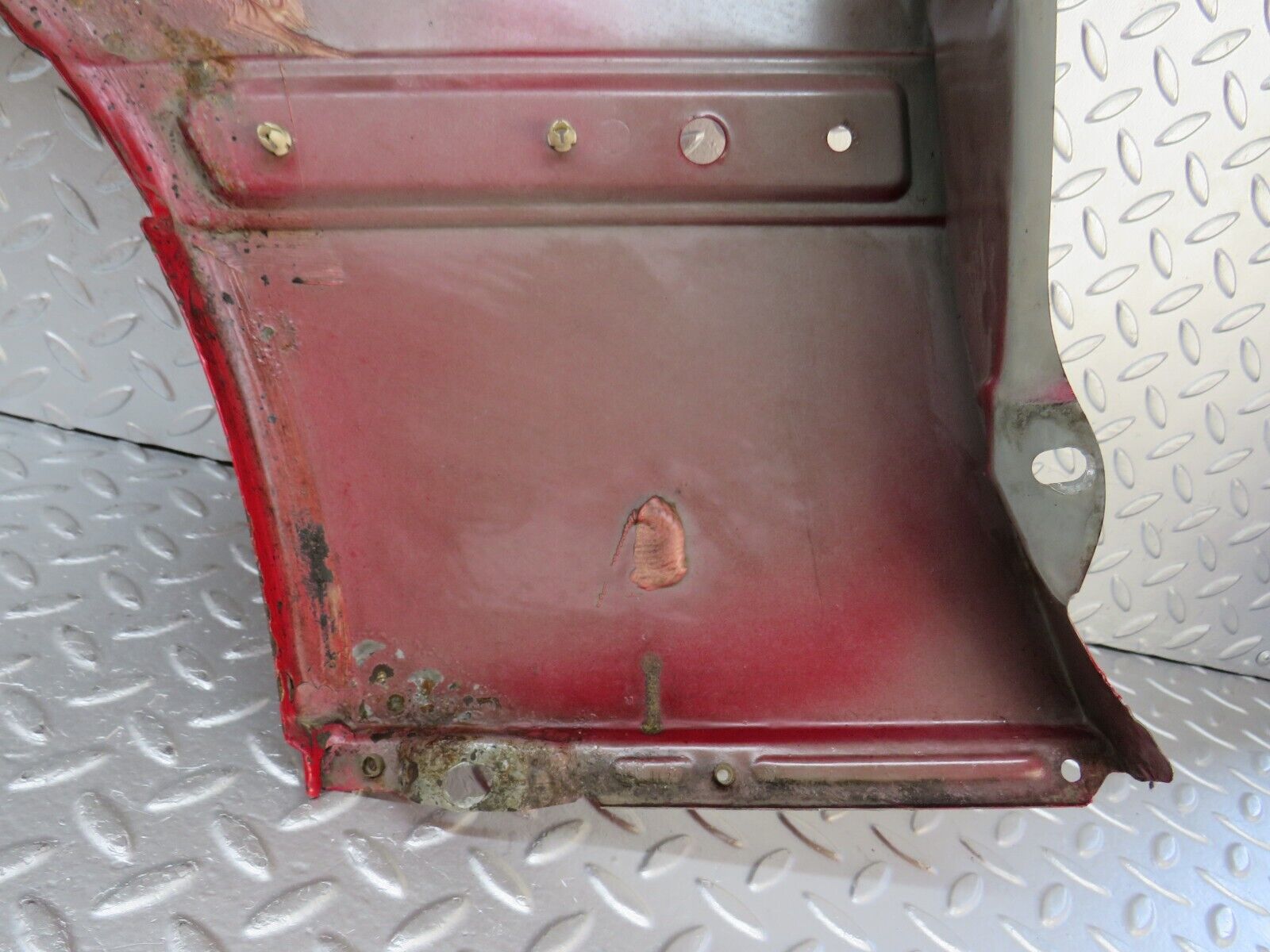33369 Mercedes-Benz W202 C180 Front Right Fender Wing