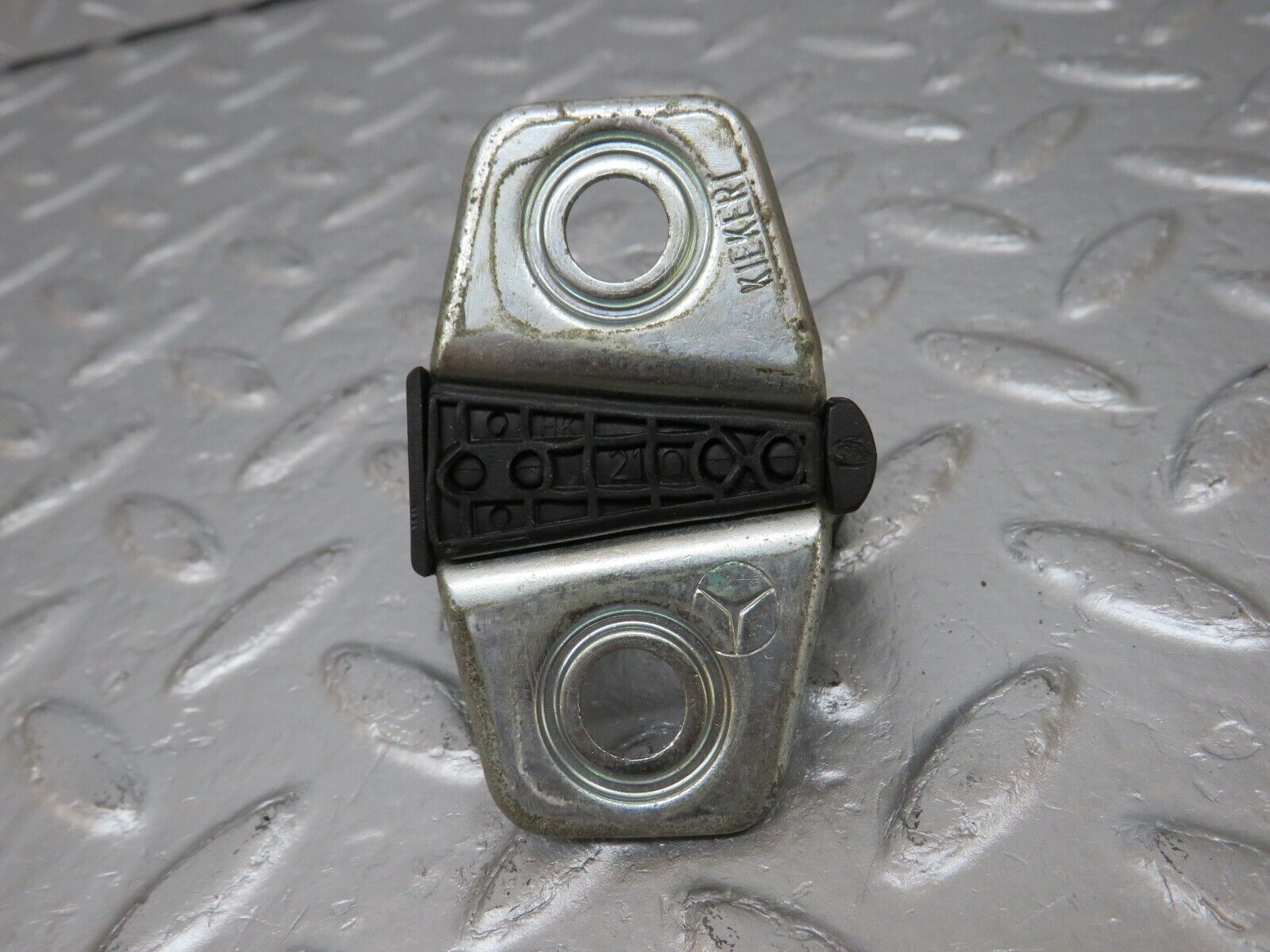 34134 Mercedes-Benz W124 260E Door Lock Latch