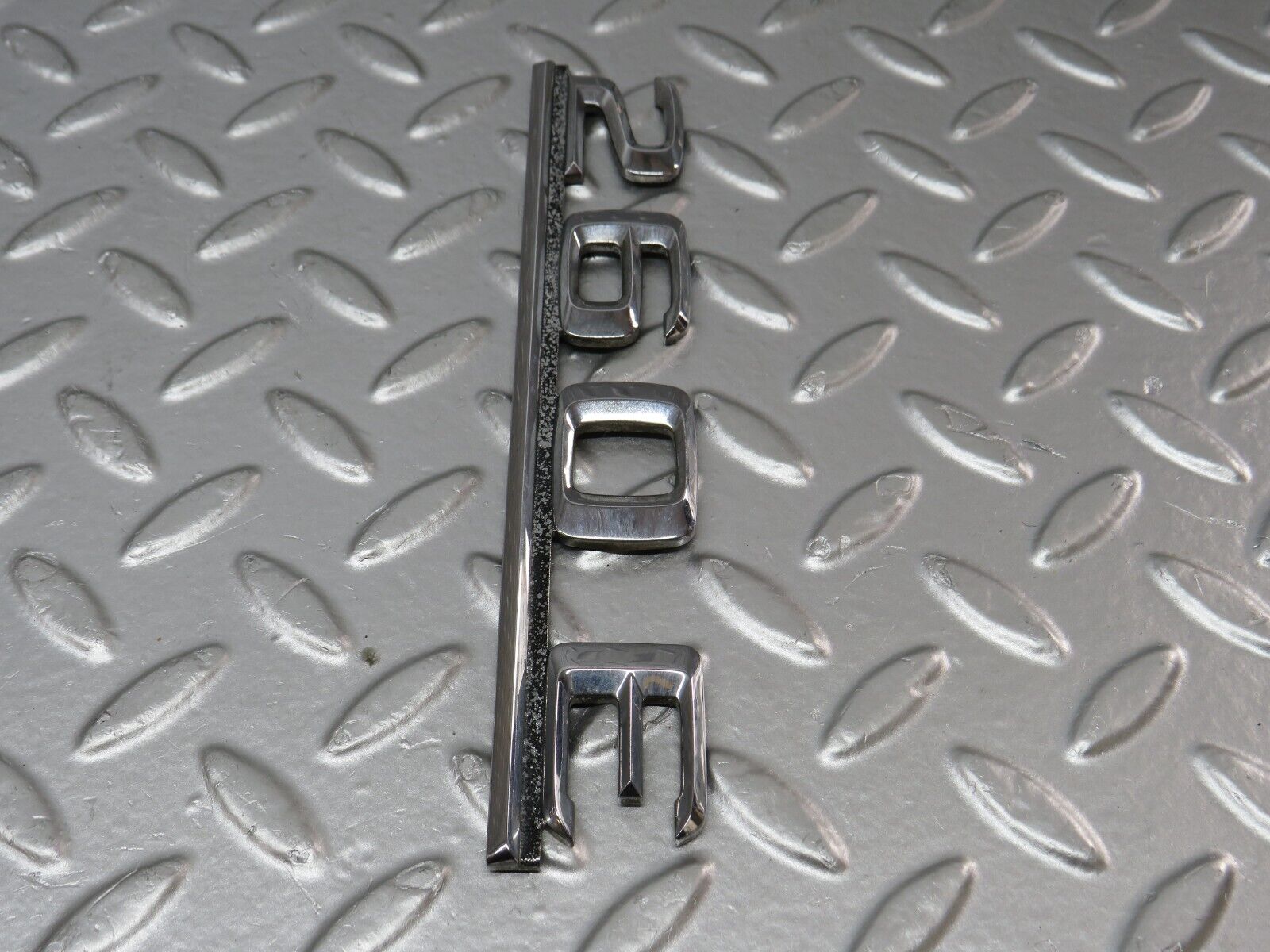 33964 Mercedes-Benz W124 260E Trunk Lid Badge Emblem 1248171515