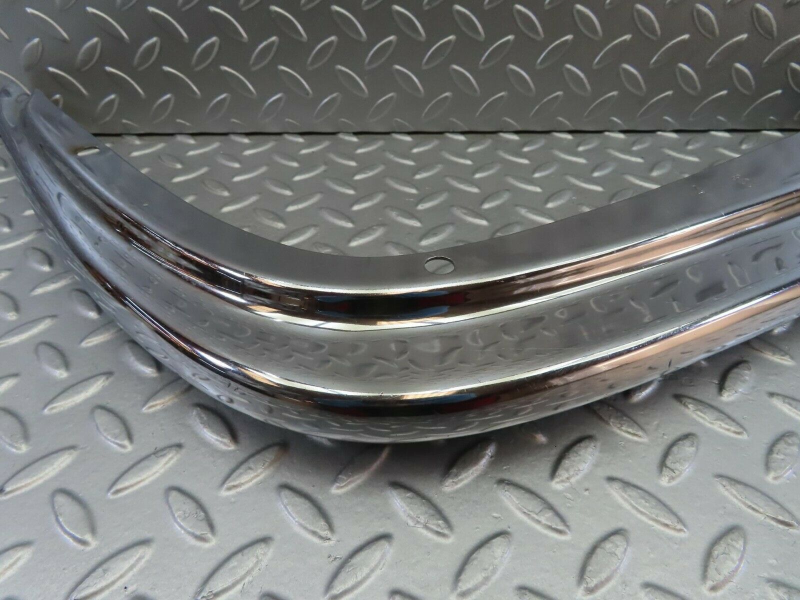 10616 Mercedes-Benz W108 Front Left Upper Bumper Corner