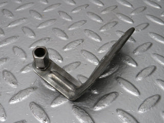 31163 Mercedes-Benz W123 200D Accelerator Cable Bracket