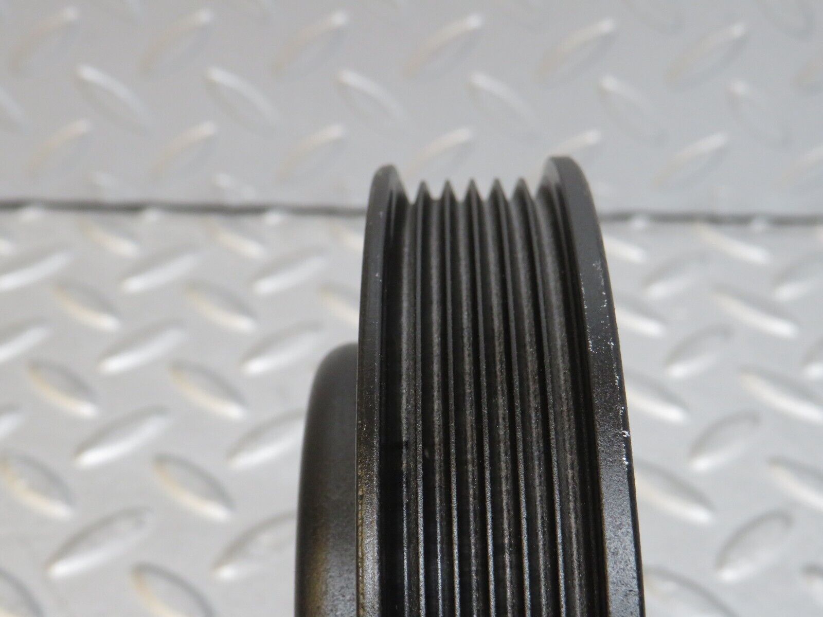 36794 Mercedes-Benz W201 190E 2.0L Crankshaft Pulley 6030320204