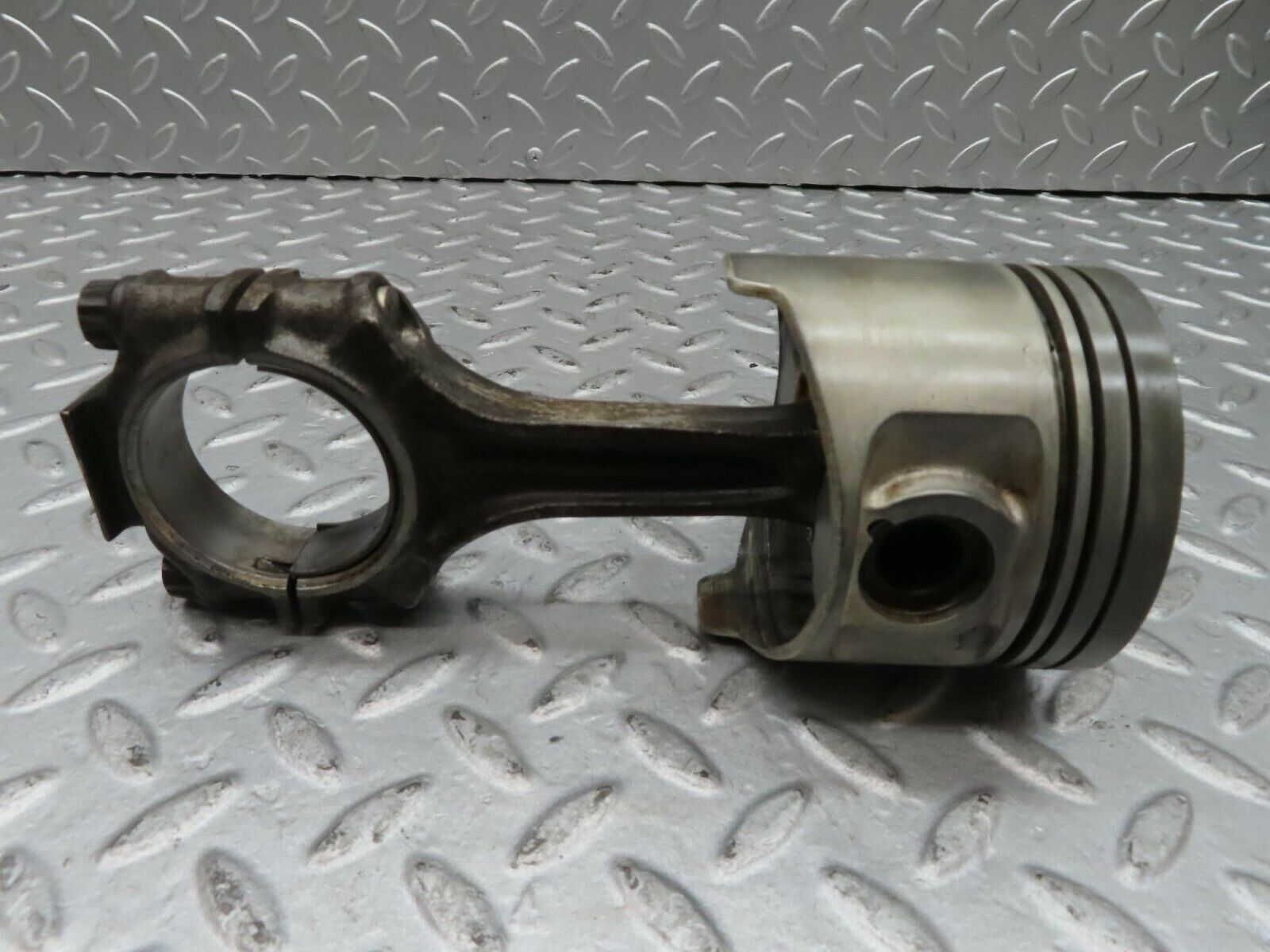 16684 Mercedes-Benz C107 380SLC Piston With Connecting Rod 92.005 mm