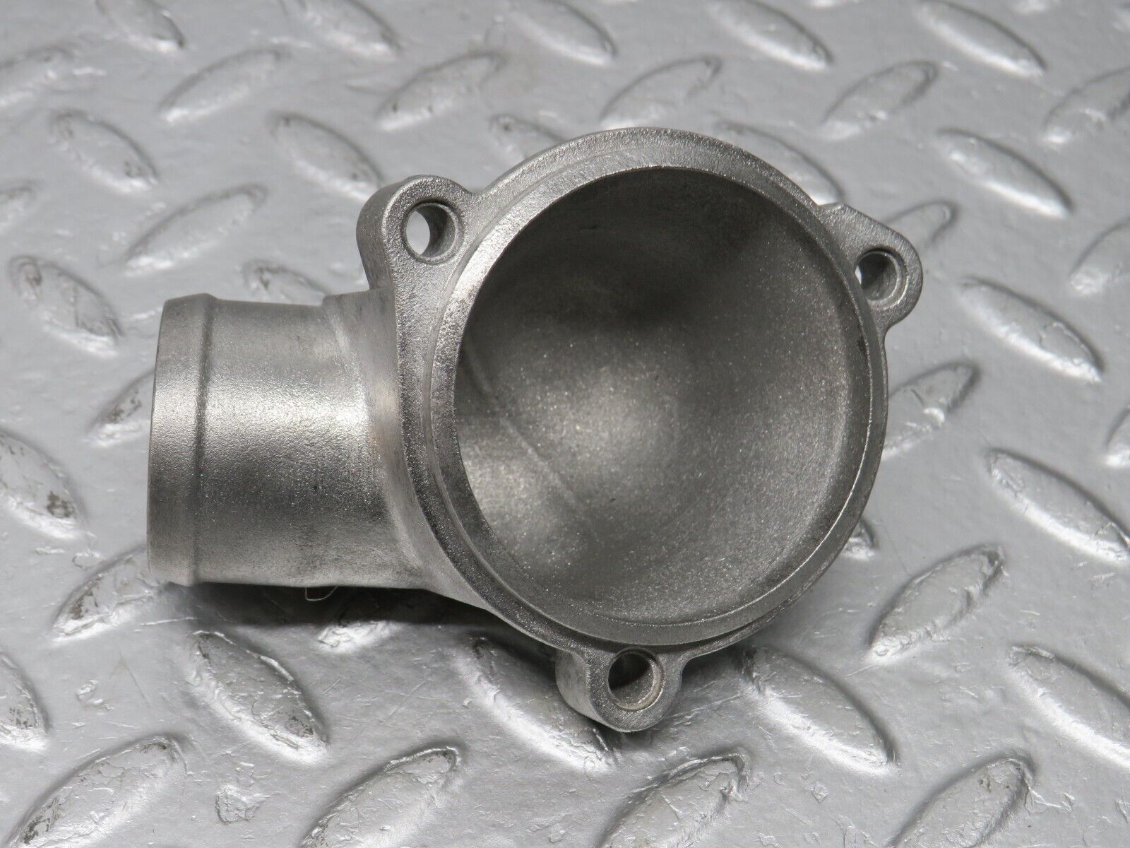 39436 Mercedes-Benz R129 320SL Coupe Thermostat Housing 1042030274