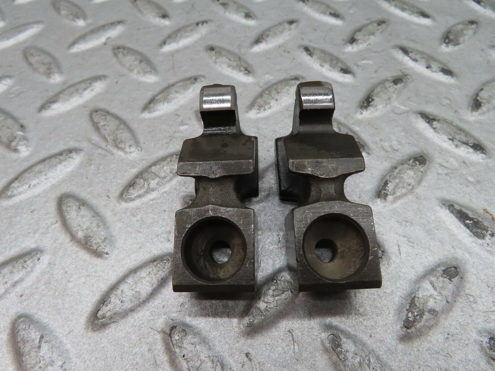 17863 Mercedes-Benz W116 450SEL Valve Rocker Arm