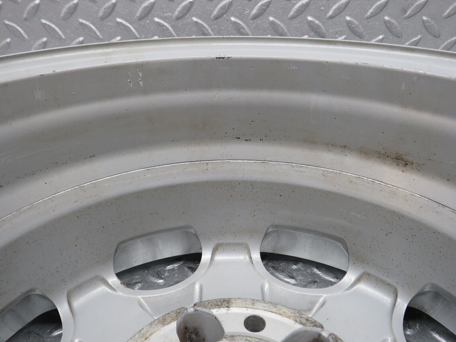 38187 Mercedes-Benz A124 Alloy Wheel 7Jx15H2 ET41 1244011302