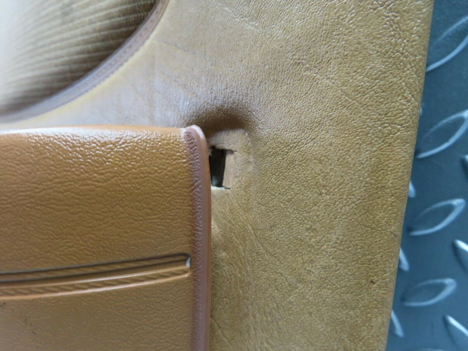 10867 Mercedes-Benz W123 230E Front Left Door Card Panel Beige / Light Brown