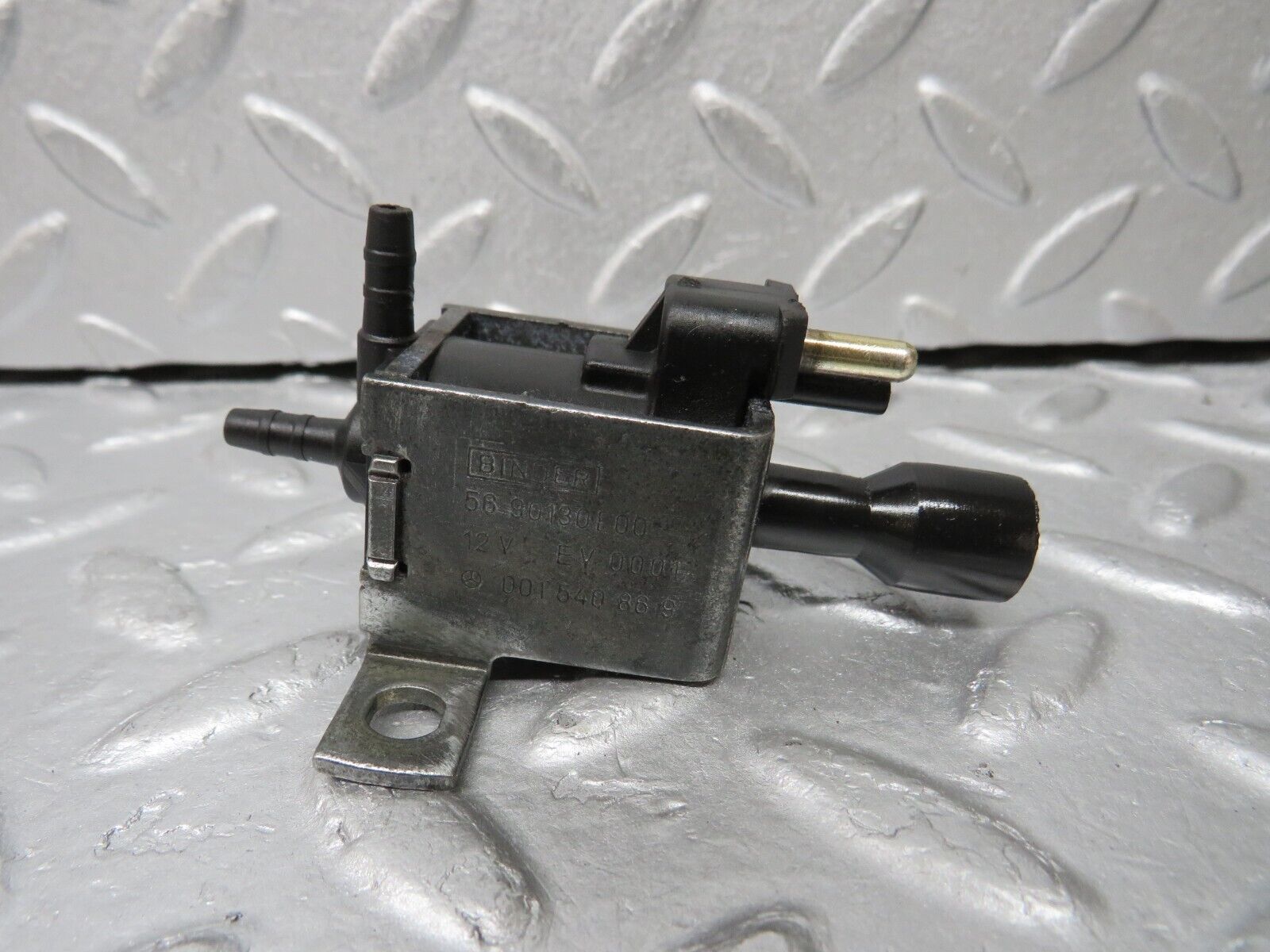 38070 Mercedes-Benz A124 320E Cabriolet Vacuum Control Valve 001540869