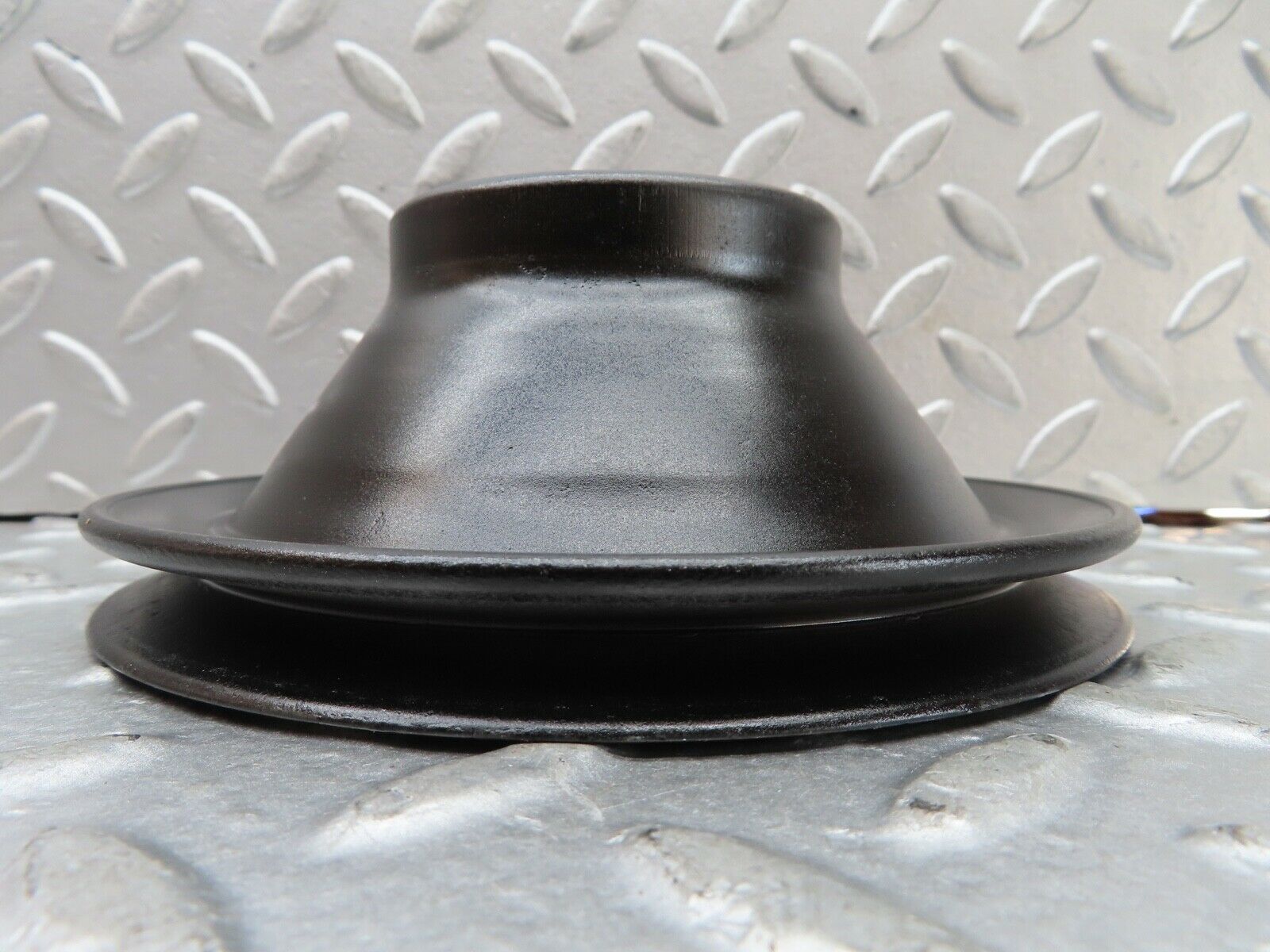 19081 Mercedes-Benz W123 300D Water Pump Pulley