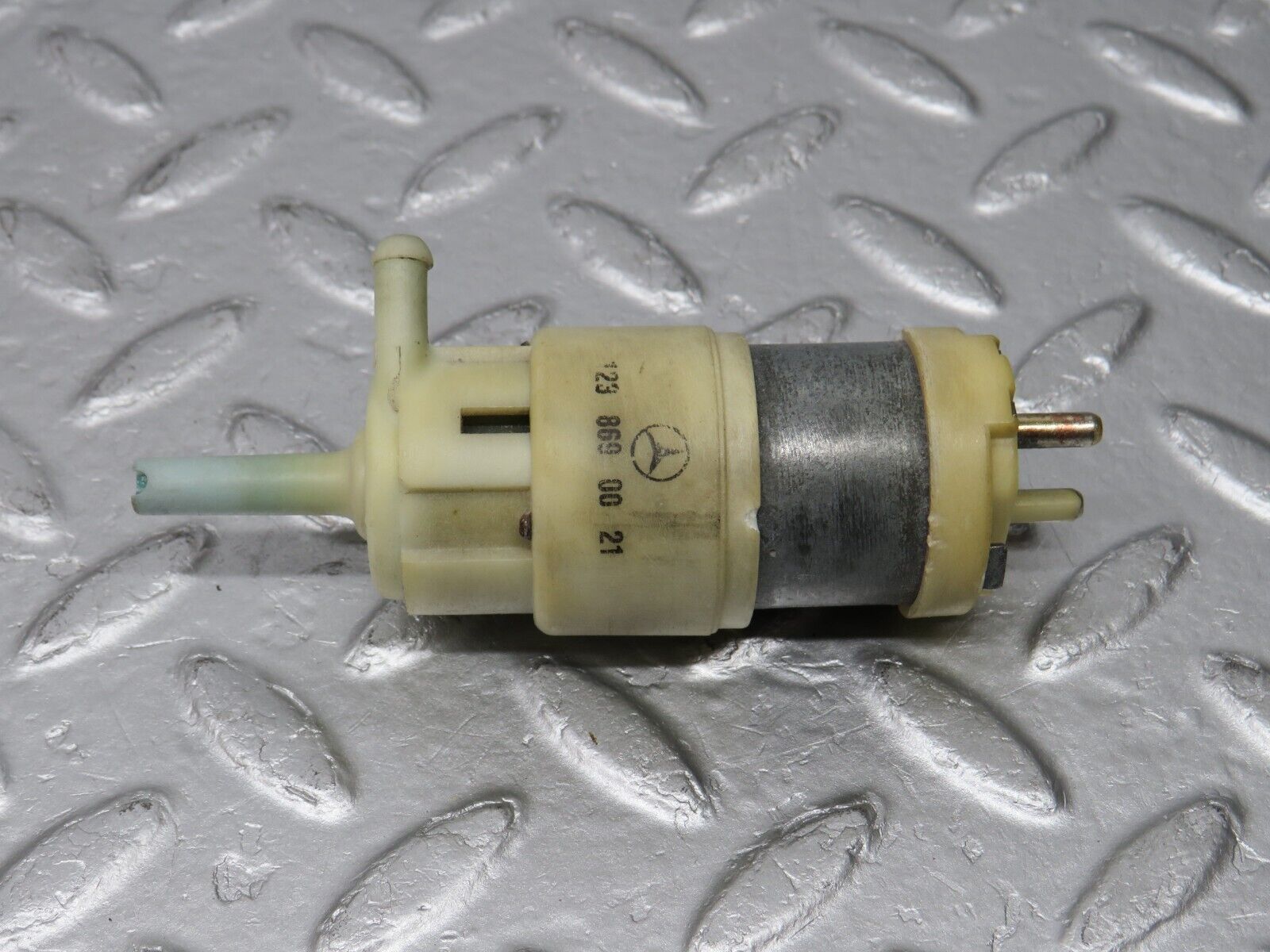 39117 Mercedes-Benz R107 500SL Windscreen Washer Pump 1238690021