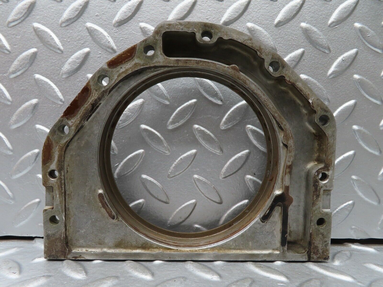 20760 Mercedes-Benz R107 450SL Crankshaft Rear Sealing Cover 1160110608