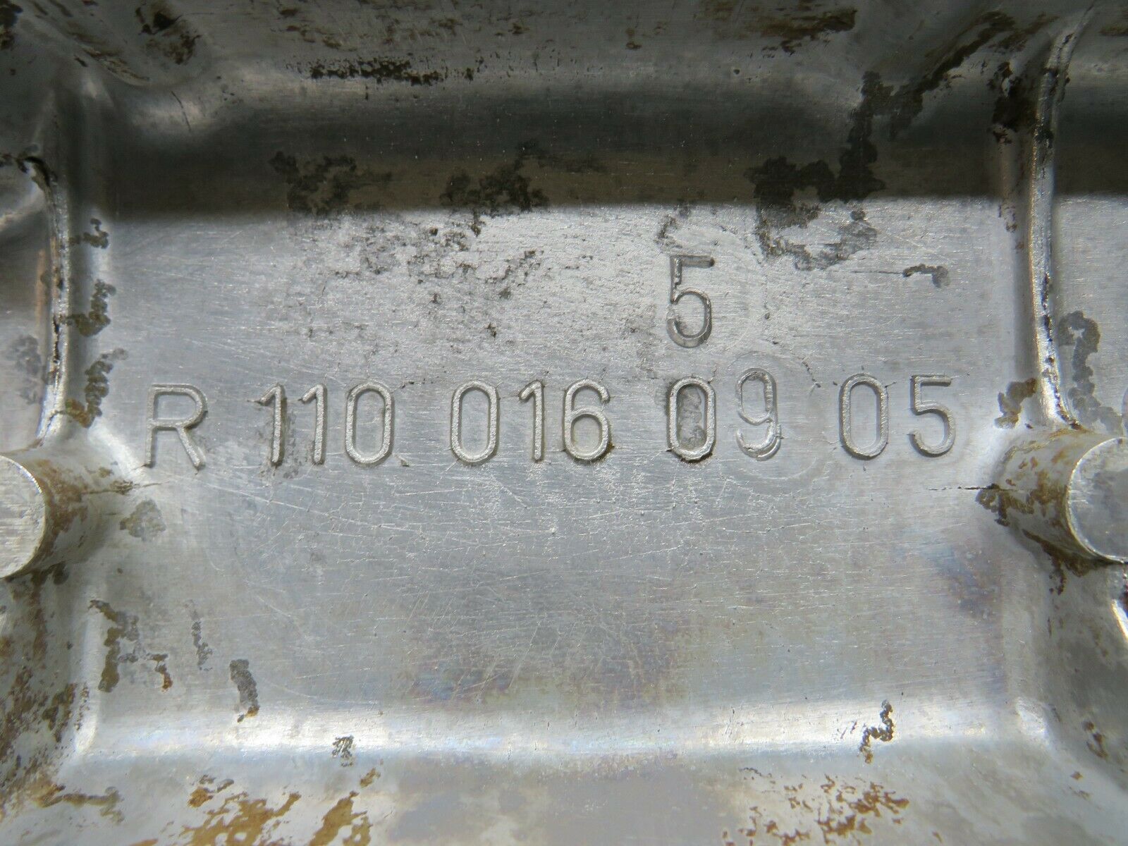 22232 Mercedes-Benz S123 280TE Wagon Cylinder Head Valve Cover 1100160905