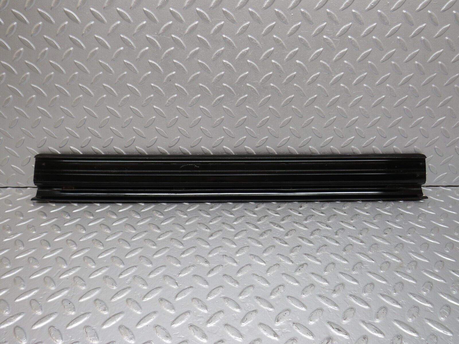 40632 Mercedes-Benz W123 300D Front Left Door Sill Trim Black