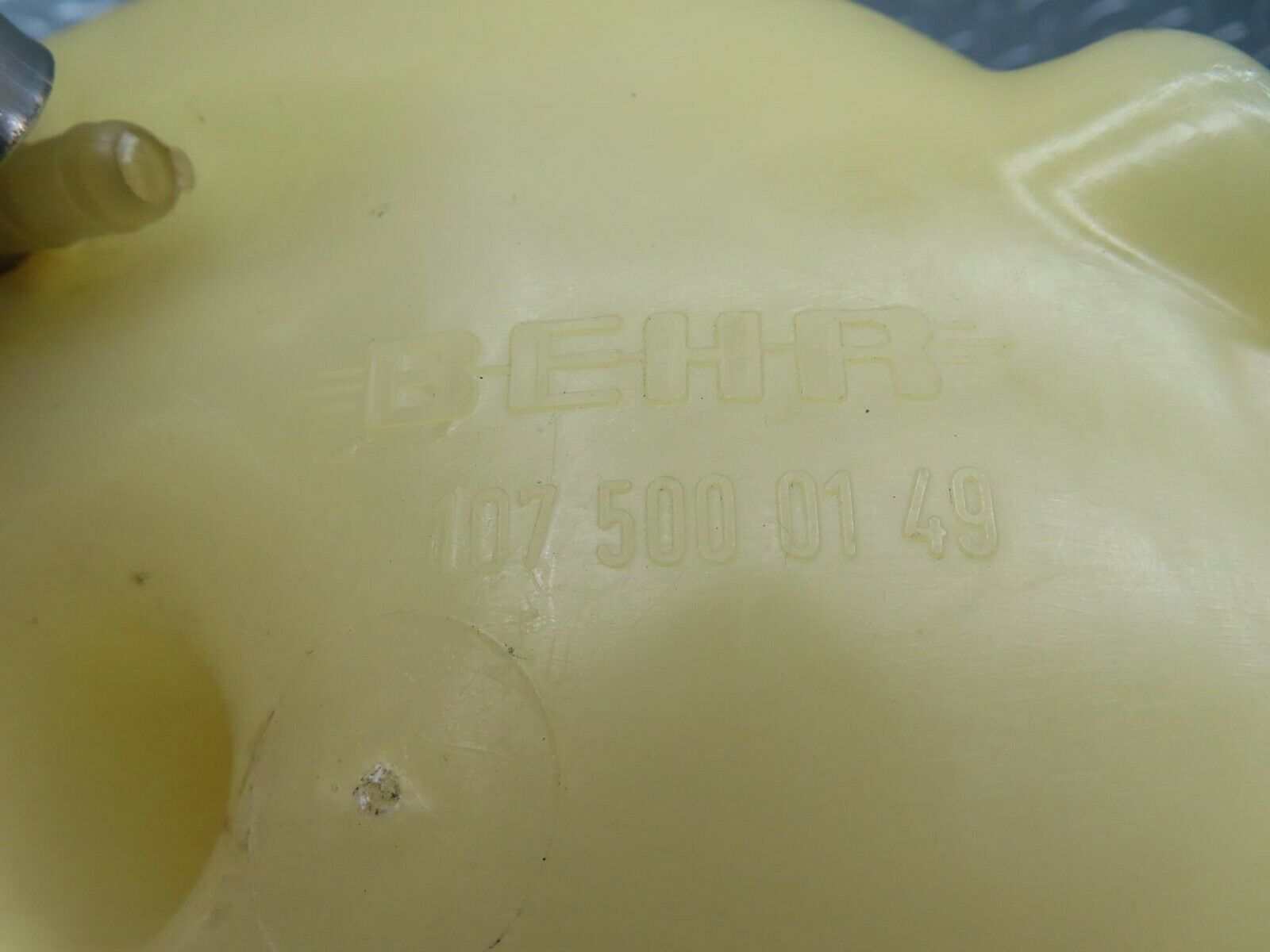 16582 Mercedes-Benz C107 380SLC Coolant Tank Reservoir Behr 1075000149