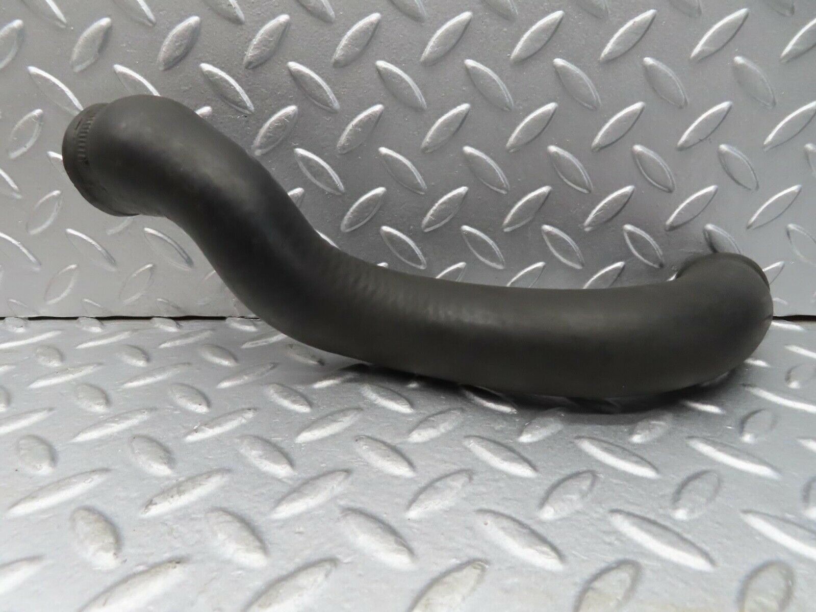 14135 Mercedes-Benz C107 280SLC Radiator Coolant Hose 1075010282