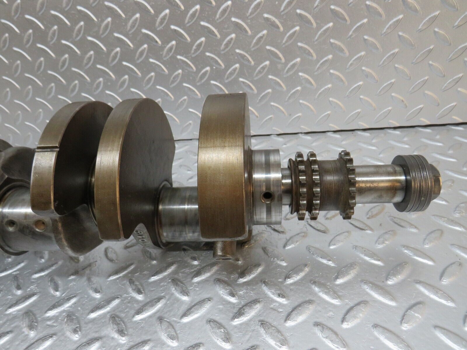 0210 Mercedes-Benz W116 350SE Crankshaft 1160311601