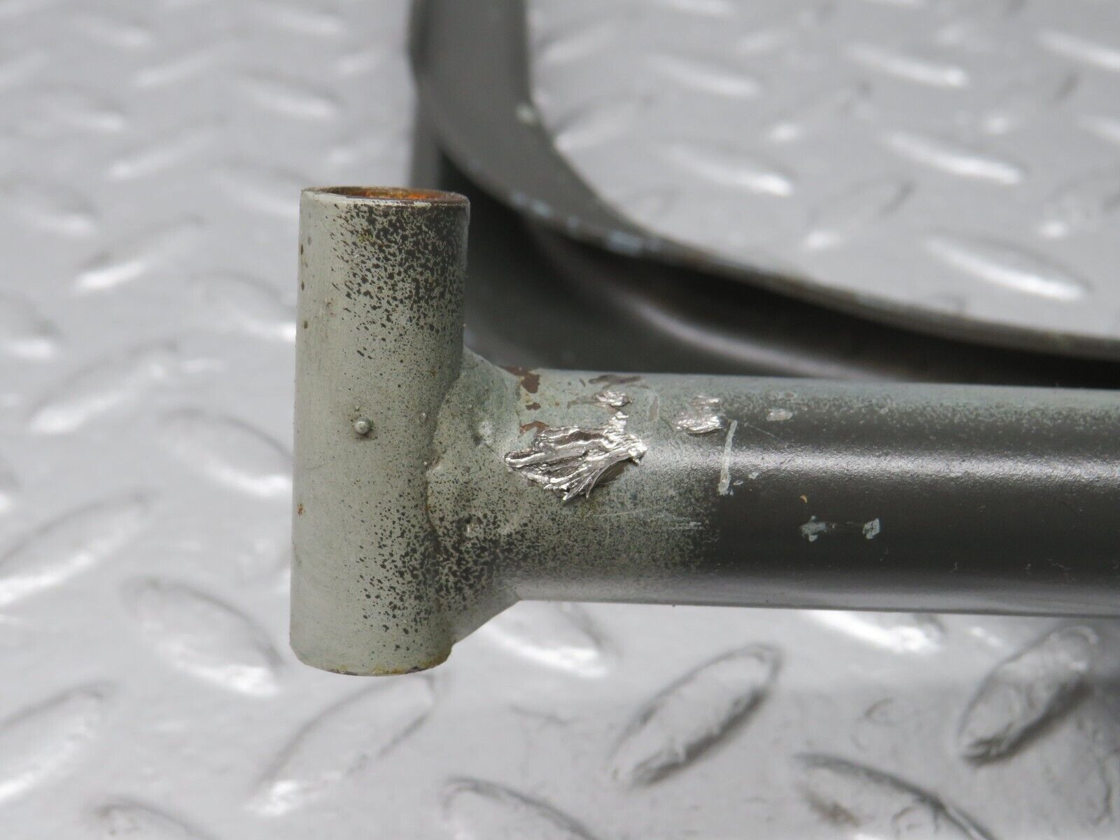 39084 Mercedes-Benz R107 500SL Coupe Soft Top Lid Hinge Right Side