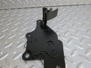 32514 Mercedes-Benz S124 300TE Wagon Rear Seat Hinge Pair