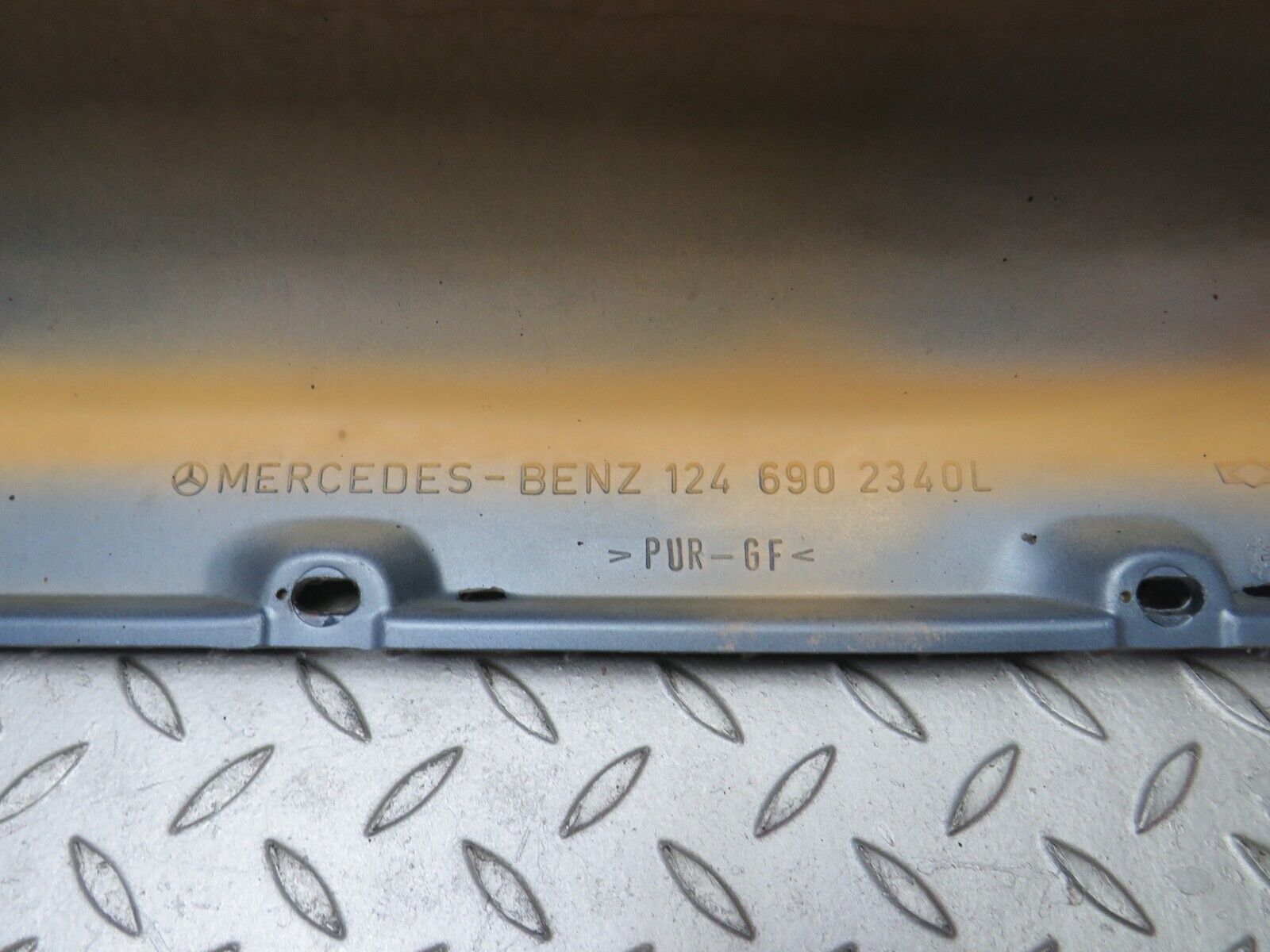 31917 Mercedes-Benz S124 220TE Wagon Side Skirt Left Side 1246902340