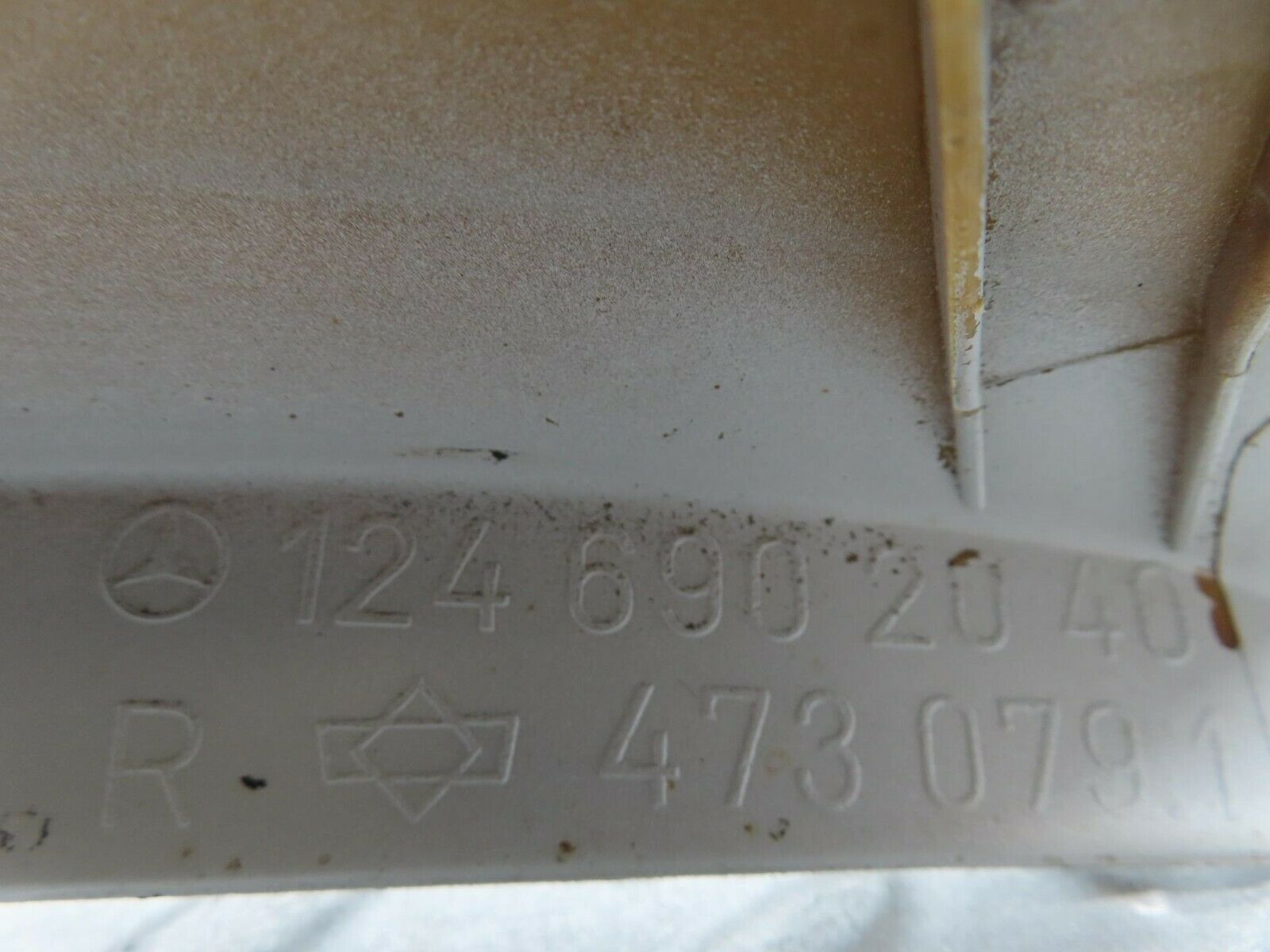 16326 Mercedes-Benz W124 260E Rear Right Fender Lower Moulding Trim 1246902040