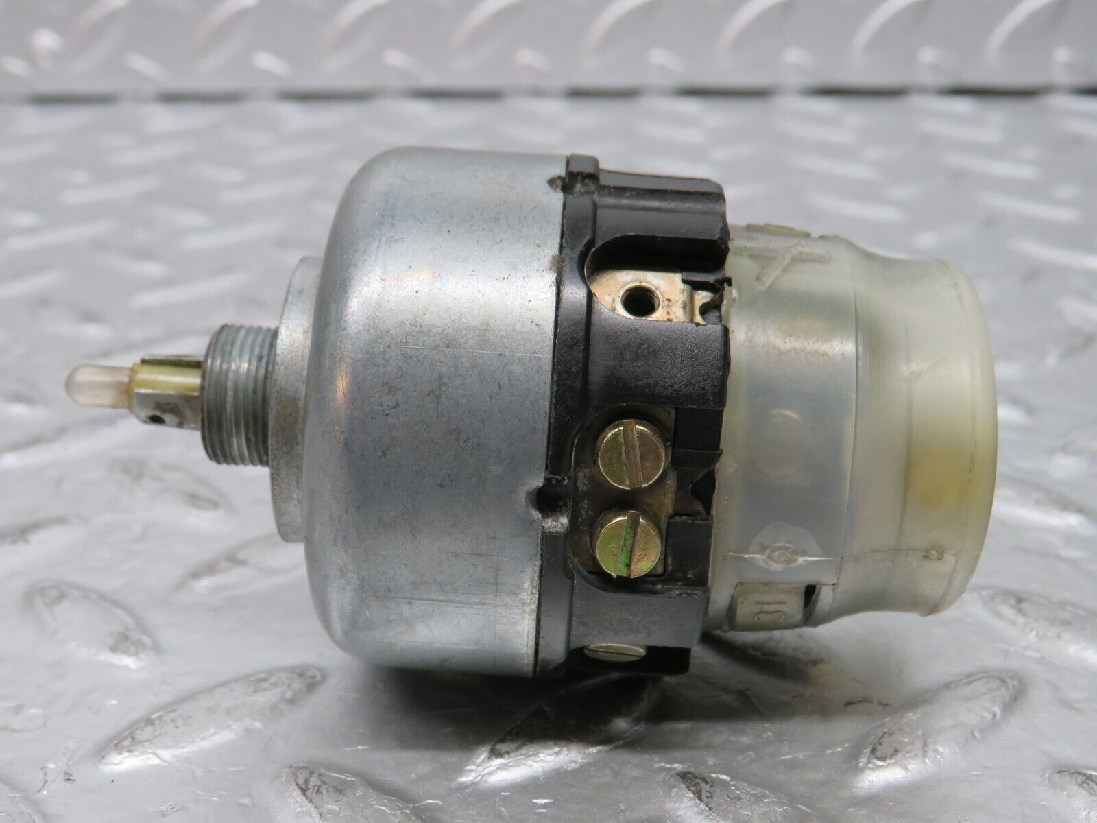 31126 Mercedes-Benz W123 200D Headlight Switch