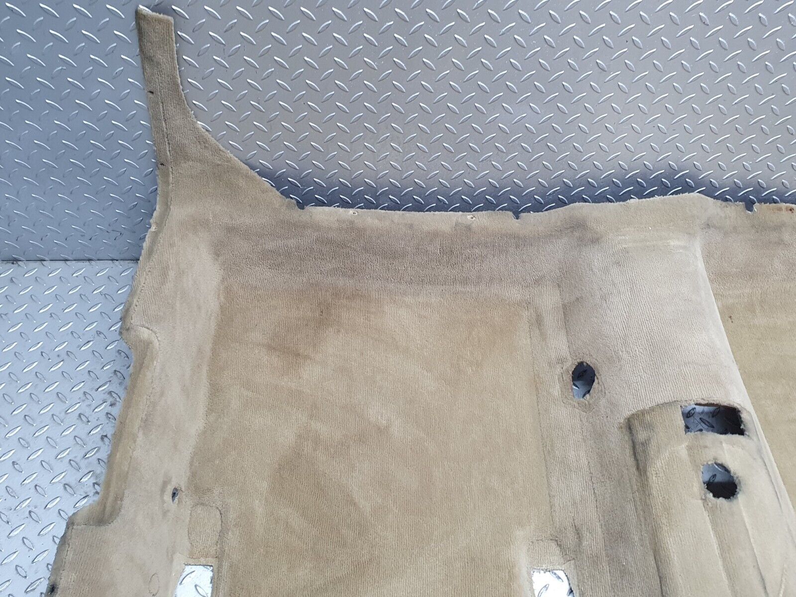 41136 Mercedes-Benz W126 300SE Rear Floor Carpet Beige 1266801546
