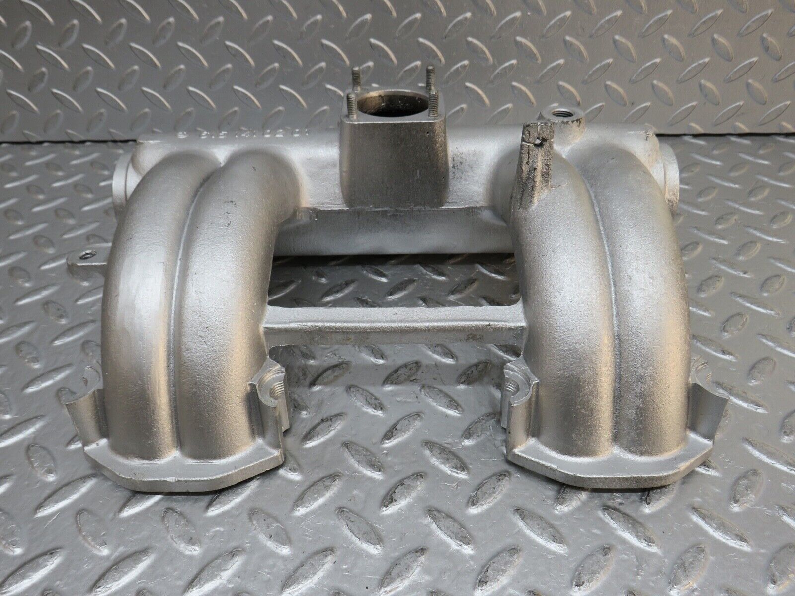 0342 Mercedes-Benz W123 220D Intake Manifold 6151410201