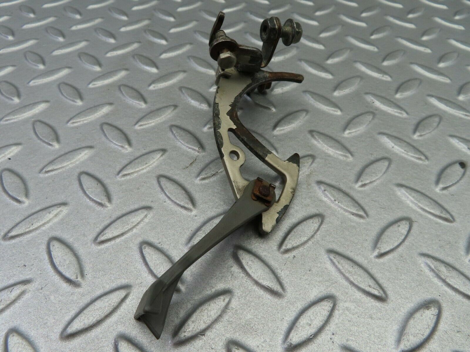 6220 Mercedes-Benz W126 380SE Bonnet Safety Latch & Pull Handle