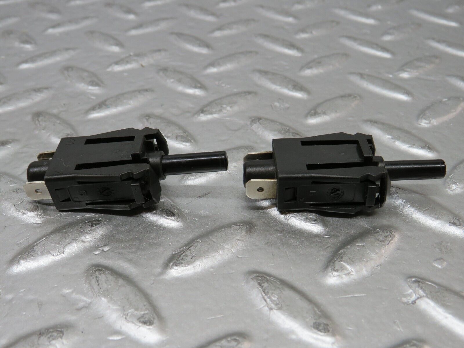 26720 Mercedes-Benz C124 220CE Coupe Door Contact Switch Pair 0015458714