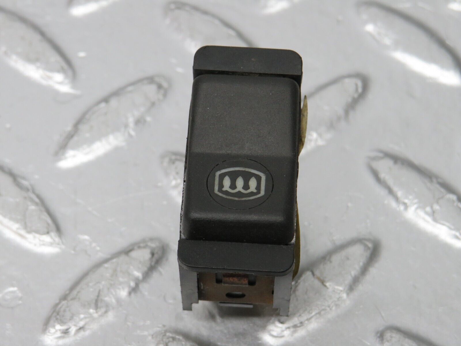 31096 Mercedes-Benz W123 200D  Rear Heated Window Switch 0008206110
