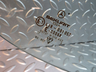 25385 Mercedes-Benz W123 200 Rear Heated Windscreen Glass